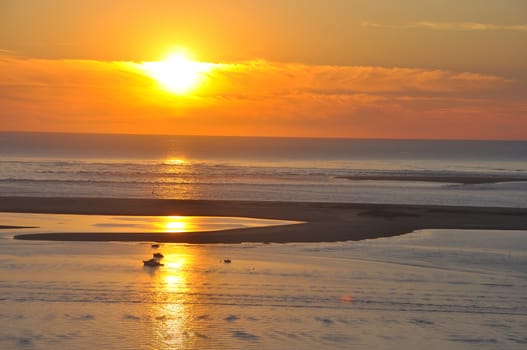 holidays around the Arcachon bay and the pilat dune, France.
summer evening on the beach
