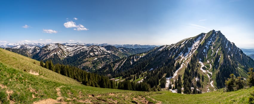 Wonderful hiking tour to the summit of the Buralpkopf, near Hochgrat, at the Nagelfluhkette in the beautiful Allgaeu.