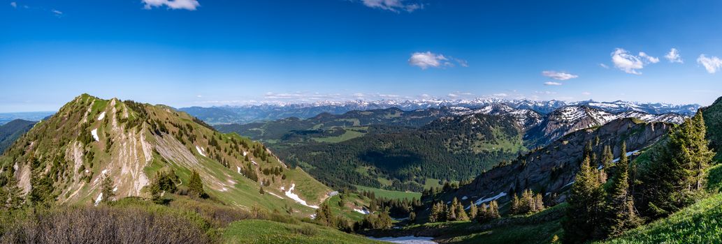 Wonderful hiking tour to the summit of the Buralpkopf, near Hochgrat, at the Nagelfluhkette in the beautiful Allgaeu.