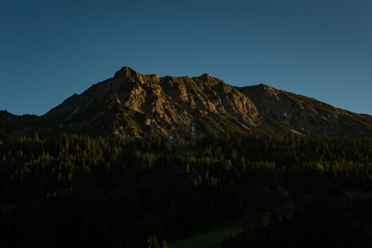 Fantastic hike in the Tannheim Mountains from the summit of Neunerkopfle over Landsberger hut to the beautiful Vilsalpsee.