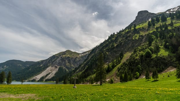 Adventurous hike around Vilsalpsee to the great Bergaicht waterfall in the Tannheimer Tal