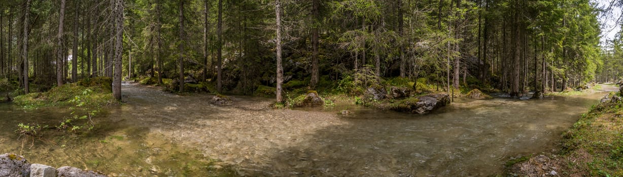 Adventurous hike around Vilsalpsee to the great Bergaicht waterfall in the Tannheimer Tal