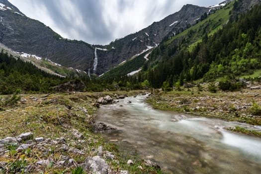 Adventurous hike around Vilsalpsee to the great Bergaicht waterfall in the Tannheimer Tal