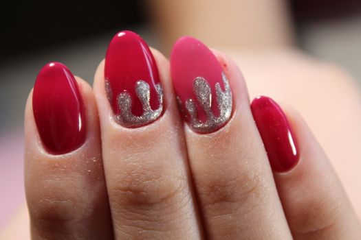 Red manicure design with silver thread 2017