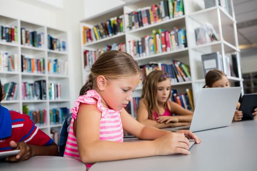  children using technology in library