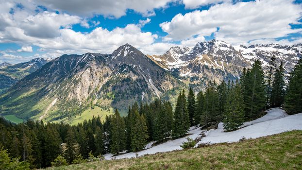 Fantastic crossing of Sonnenkopf, Heidelbeerkopf and Schnippenkopf in the Allgau Alps near Hinang, Sonfhofen