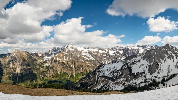 Fantastic crossing of Sonnenkopf, Heidelbeerkopf and Schnippenkopf in the Allgau Alps near Hinang, Sonfhofen