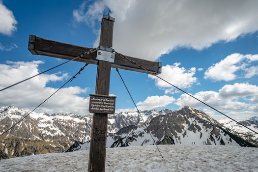 Fantastic crossing of Sonnenkopf, Heidelbeerkopf and Schnippenkopf in the Allgau Alps near Hinang, Sonfhofen