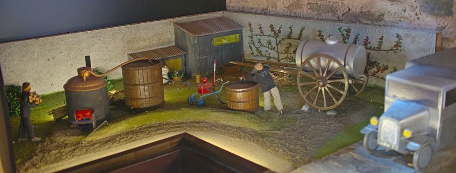 Small scale model representing firefighters from the past