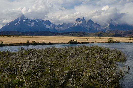 Toro Lake and Cordillera Paine. Torres del Paine National Park. Ultima Esperanza Province. Magallanes and Chilean Antarctic Region. Chilean Patagonia. Chile.