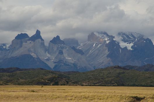 Cordillera Paine in Torres del Paine National Park. Ultima Esperanza Province. Magallanes and Chilean Antarctic Region. Chilean Patagonia. Chile.