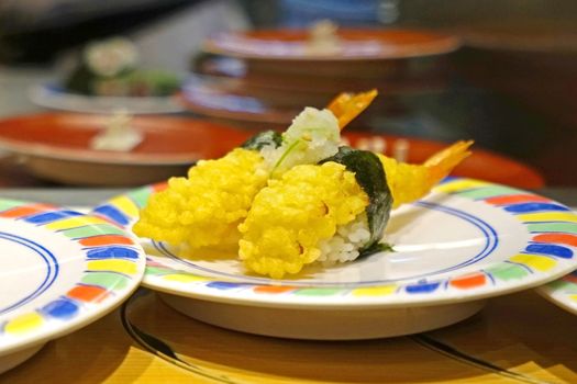 The fried shrimp sushi with seaweed paper in Japan restuarant