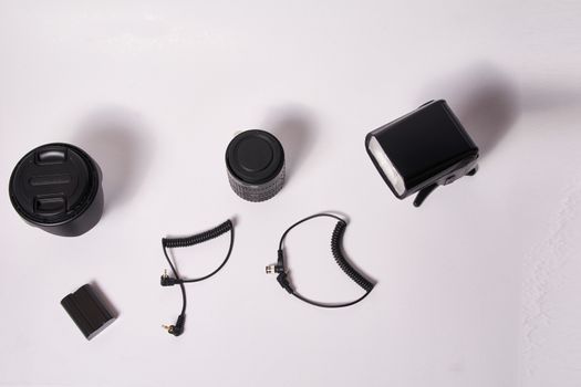 Set of photographic equipment, cables, battery, lens, flash, extender. Love of photographic