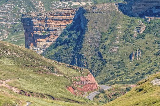 Landscape at Golden Gate. Rooidraai, road R712 and the Brandwag Buttress are visible