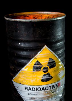 Heat in the cylinder container of radioactive material