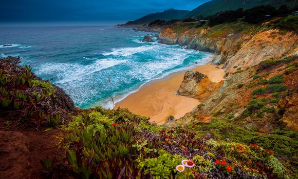 Creek Bridge on Highway 1 at the US West Coast traveling south to Los Angeles, Big Sur Area, California