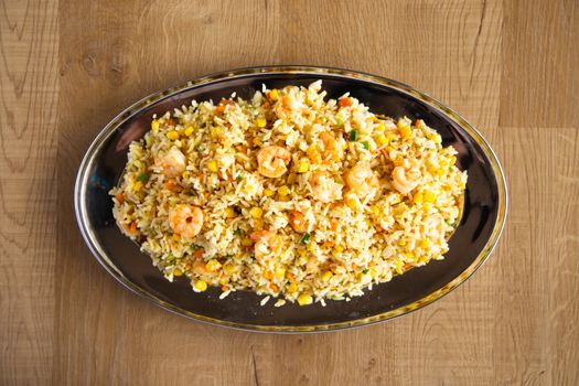 Fried rice with shrimp and vegetables