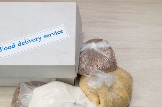 food delivery service box with long term food supplies