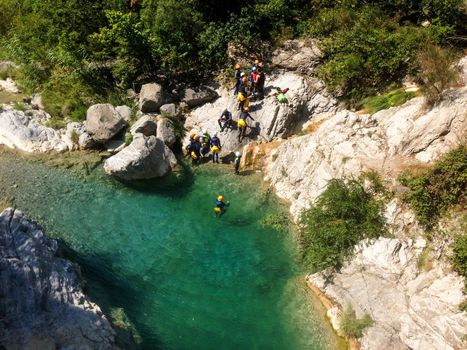 Partenza di n gruppo per il canyoning a Rocchetta Nervina