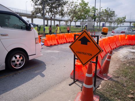 signs repairs road and worke