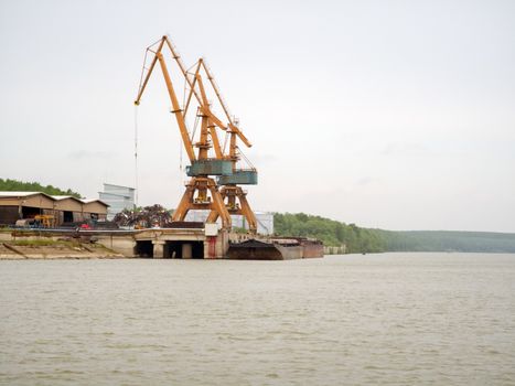 Harbour lifting crane for loading cargo ships on Danube river