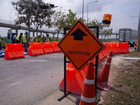 signs repairs road and worke