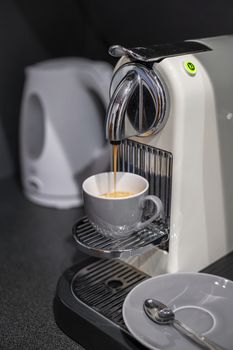 Coffee making process with a household coffee machine.