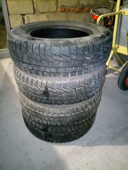 Winter tires are in the garage. Replacement cutting for cars