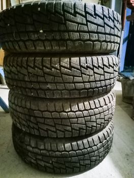 Winter tires are in the garage. Replacement cutting for cars