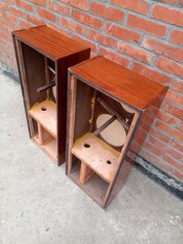 Cases from speakers Symphony 2. Retro acoustics of the 1960s.