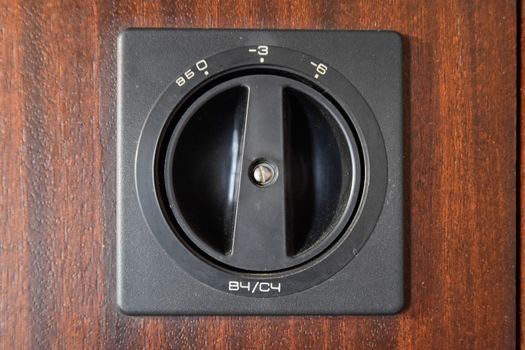 Step switch for attenuating the high volume on the speaker.