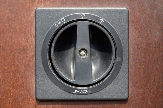 Step switch for attenuating the high volume on the speaker.