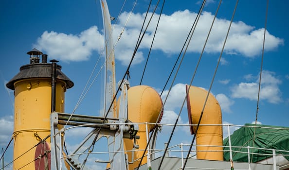 Details on Old sailing Ship