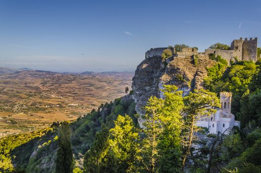 From Mount San Juliano to seven hundred and fifty meters high you can see the geography of the island of Sicilian