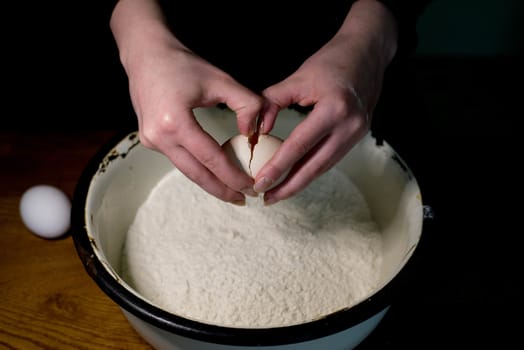 We prepare homemade dough