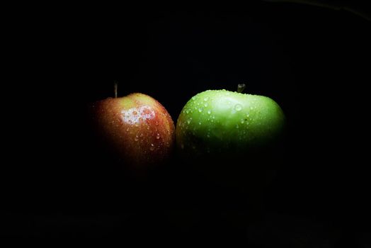 Apples in the dark