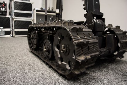 Search and rescue robot unit with tracks