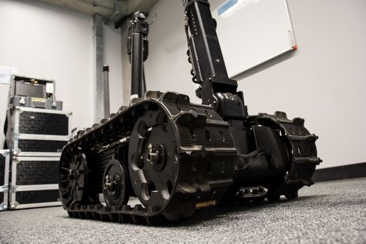 Search and rescue robot unit with tracks