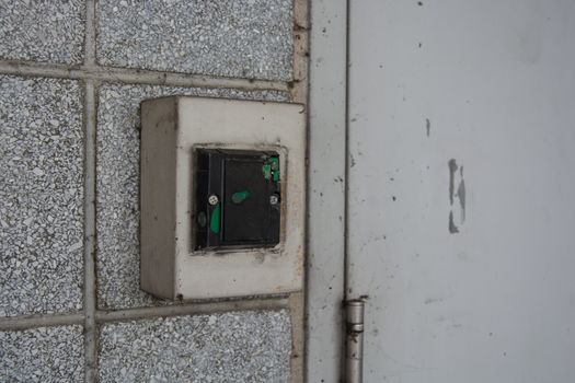 access system to lock and unlock fire exit doors