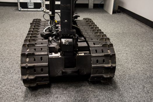 Search and rescue robot unit with tracks