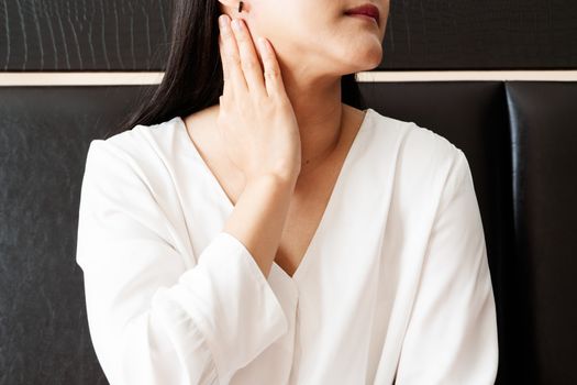 neck shoulder injury painful women suffer from working healthcare and medicine recovery concept