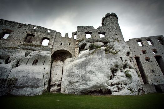 Ruins of the old medieval castle. Ogrodzieniec, Poland.