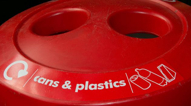 Recycling bin for cans and plastics