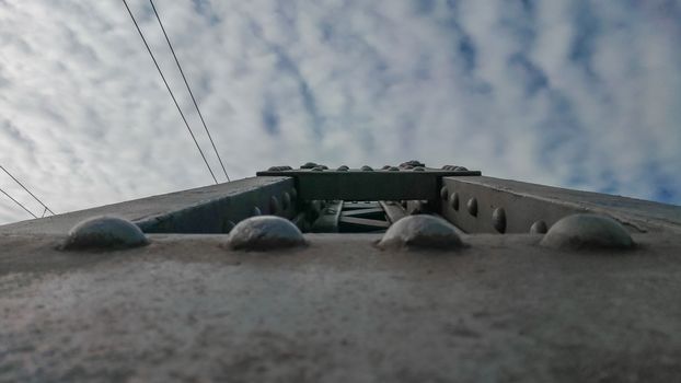 Lookup to metal bridge construction with large screws