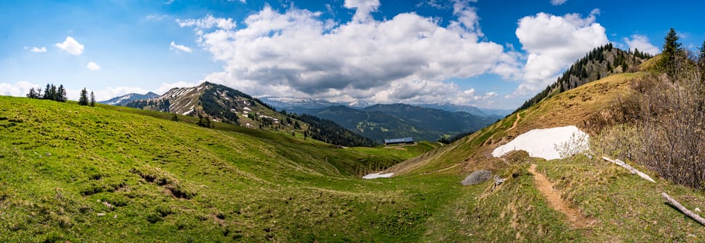 Fantastic mountain tour to the Siplingerkopf and Heidelbeerkopf from the Gunzesried valley in the Allgau Alps