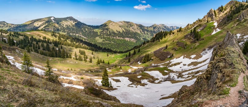 Fantastic mountain tour to the Siplingerkopf and Heidelbeerkopf from the Gunzesried valley in the Allgau Alps