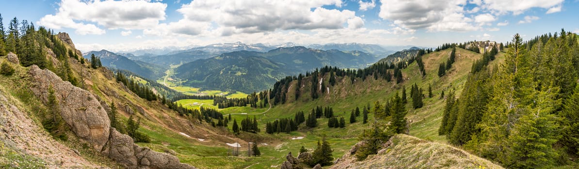 Fantastic mountain tour to the Siplingerkopf and Heidelbeerkopf from the Gunzesried valley in the Allgau Alps