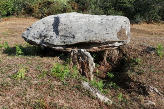 Dolmen Run-er-Sinzen megalithic monument and archaeological site near Erdeven, departement Morbihan, Brittany, France