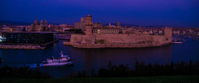 city night,marseille,boiuche du rhone,france