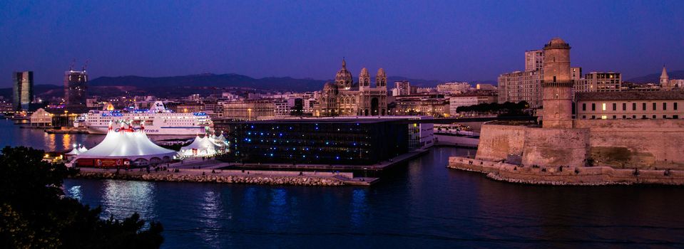 city night,marseille,boiuche du rhone,france